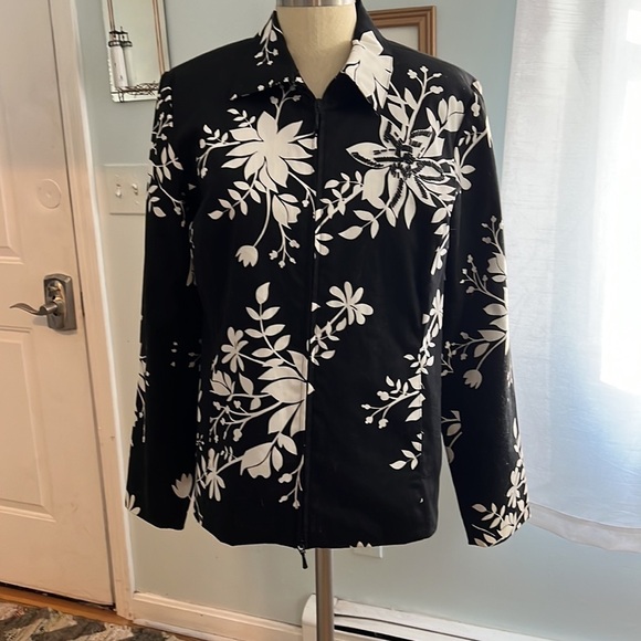 Susan Graver Style Black and White Floral Shacket size Small - Picture 1 of 7